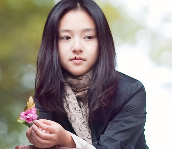 痣相图解:女性脸上哪些是幸运痣