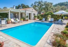 梦见游泳池 做梦梦见游泳池是什么预兆 梦见游泳池好不好