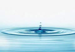 梦见自己很怕水 做梦梦见自己很怕水是什么预兆 梦见自己很怕水好