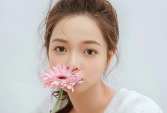 眉头紧锁代表什么