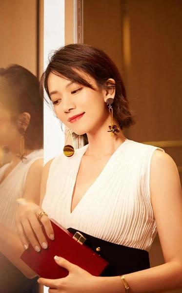 八字分析单亲妈妈女星曹曦文